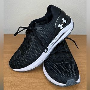 Women’s UA Sneakers Sz 7.5